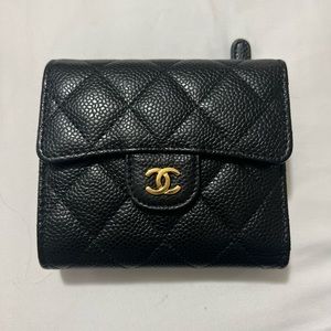 Chanel 2021 Trifold small caviar zip wallet